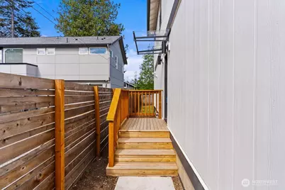 8327 44th Avenue S, Seattle, WA 98118 - Photo 7