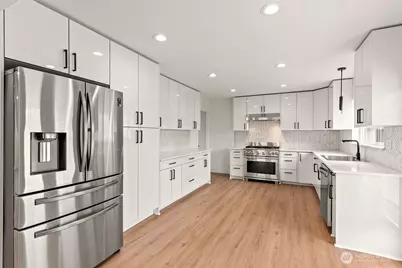 8327 44th Avenue S, Seattle, WA 98118 - Photo 15
