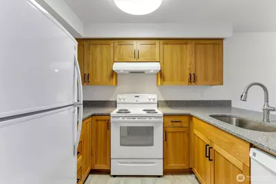 4895 76th Street SW #D-302, Mukilteo, WA 98275 - Photo 5