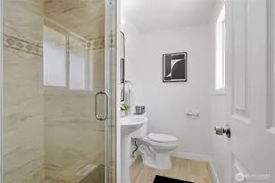 8220 S 120th St, Seattle, WA 98178 - Photo 13