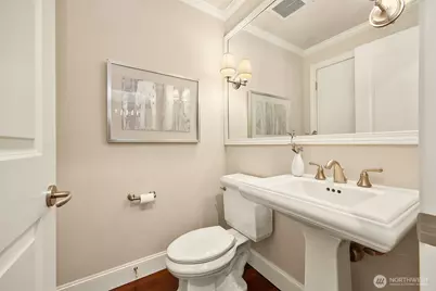 725 Harvard Avenue E, Seattle, WA 98102 - Photo 17