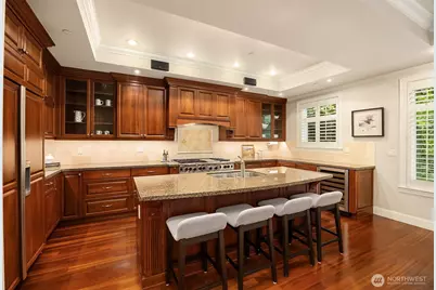 725 Harvard Avenue E, Seattle, WA 98102 - Photo 11