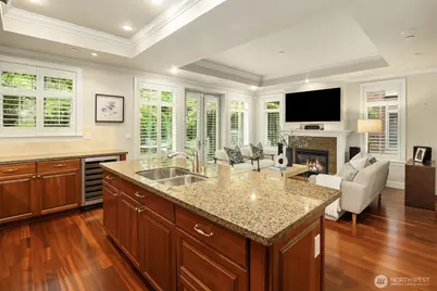725 Harvard Avenue E, Seattle, WA 98102 - Photo 13