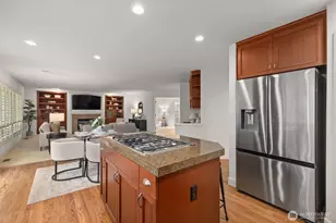 1021 271st Ave SE, Sammamish, WA 98075 - Photo 15