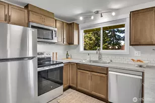 8305 214th Pl SW, Edmonds, WA 98026 - Photo 9