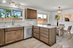 8305 214th Pl SW, Edmonds, WA 98026 - Photo 7