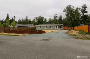 425 Mitchell Dr, Coupeville, WA 98239 - Photo 3