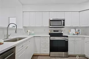 2220 132nd Ave SE, Bellevue, WA 98005 - Photo 5