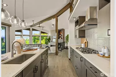 10847 Bill Point Bluff NE, Bainbridge Island, WA 98110 - Photo 19