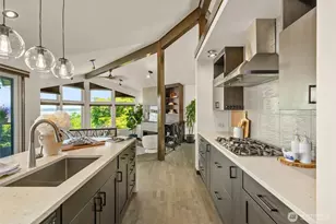 10847 Bill Point Bluff NE, Bainbridge Island, WA 98110 - Photo 19