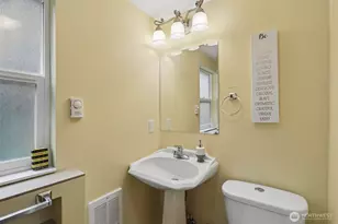 11633 NE 92nd St, Kirkland, WA 98033 - Photo 17