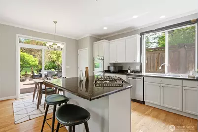 24923 NE 3rd Place, Sammamish, WA 98074 - Photo 11