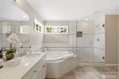 24923 NE 3rd Place, Sammamish, WA 98074 - Photo 17