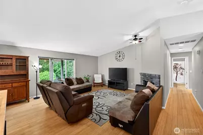 10702 211th Avenue Ct E, Bonney Lake, WA 98391 - Photo 11