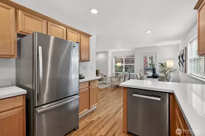 9257 Interlake Avenue N, Seattle, WA 98103 - Photo 7