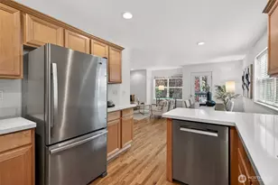9257 Interlake Ave N, Seattle, WA 98103 - Photo 7