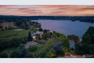 9257 Interlake Avenue N, Seattle, WA 98103 - Photo 25