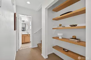 9257 Interlake Ave N, Seattle, WA 98103 - Photo 11