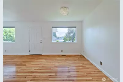 423 Lind Avenue SW, Renton, WA 98057 - Photo 7
