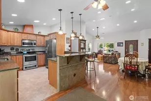 101 N Fairway Dr E, Hoodsport, WA 98548 - Photo 9