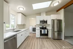 7701 Hardeson Rd, Everett, WA 98203 - Photo 5