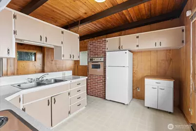 1085 Rockaway Lane, Camano Island, WA 98282 - Photo 7