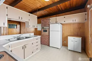 1085 Rockaway Ln, Camano Island, WA 98282 - Photo 7