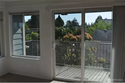 10110 Greenwood Avenue N #306, Seattle, WA 98133 - Photo 5