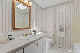 12109 SE 68th Pl, Bellevue, WA 98006 - Photo 21