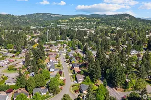 12109 SE 68th Pl, Bellevue, WA 98006 - Photo 33