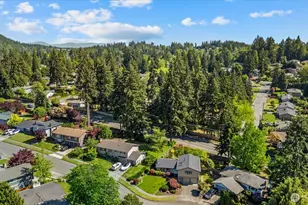 12109 SE 68th Pl, Bellevue, WA 98006 - Photo 35