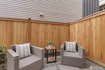 2769 59th Avenue SW #A, Seattle, WA 98116 - Photo 9