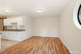 802 N 43rd St, Seattle, WA 98103 - Photo 15