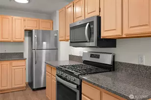705 N State St, Bellingham, WA 98225 - Photo 17
