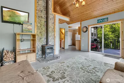 39420 Ski Park Road E, Eatonville, WA 98328 - Photo 7