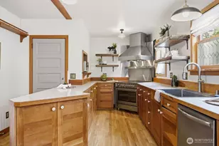 1015 14th St, Bellingham, WA 98225 - Photo 13