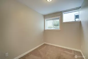 9840 NE 116th St, Kirkland, WA 98034 - Photo 11