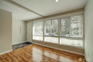 9840 NE 116th St, Kirkland, WA 98034 - Photo 3