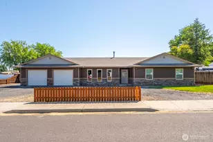 870 NW C St, Ephrata, WA 98823 - Photo 1