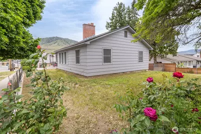 417 N Sanders Street, Chelan, WA 98816 - Photo 11