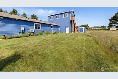 205 9th Street NW, Long Beach, WA 98631 - Photo 3