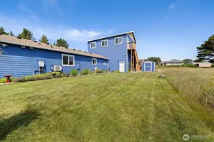 205 9th Street NW, Long Beach, WA 98631 - Photo 3