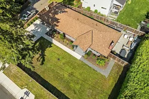 20323 81st Ave W, Edmonds, WA 98026 - Photo 37