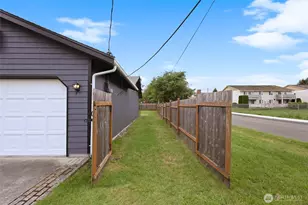 413 McKenzie Ave, Yelm, WA 98597 - Photo 9