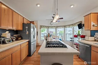 27229 217th Place SE, Maple Valley, WA 98038 - Photo 3
