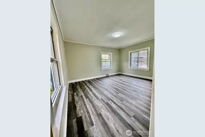 10033 Des Moines Memorial Drive S, Seattle, WA 98168 - Photo 15