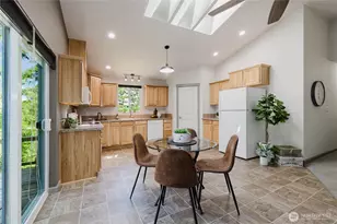 253 E Mountain View Dr, Allyn, WA 98524 - Photo 9