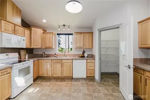 253 E Mountain View Dr, Allyn, WA 98524 - Photo 11