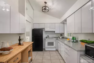 12913 NE 144th Pl, Kirkland, WA 98034 - Photo 11