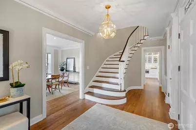 700 McGilvra Boulevard E, Seattle, WA 98112 - Photo 3